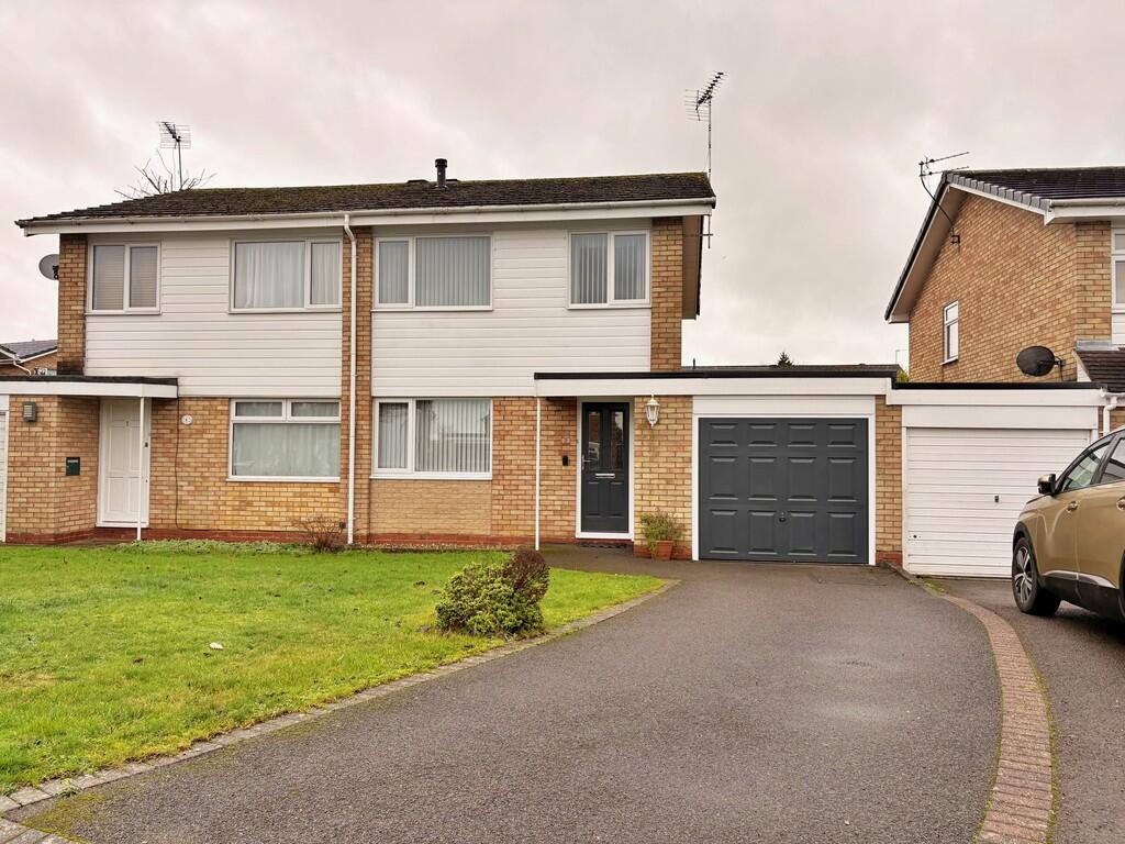 3-bed semi-detached on Buccleuch Close, Dunchurch, Rugby, £293,950