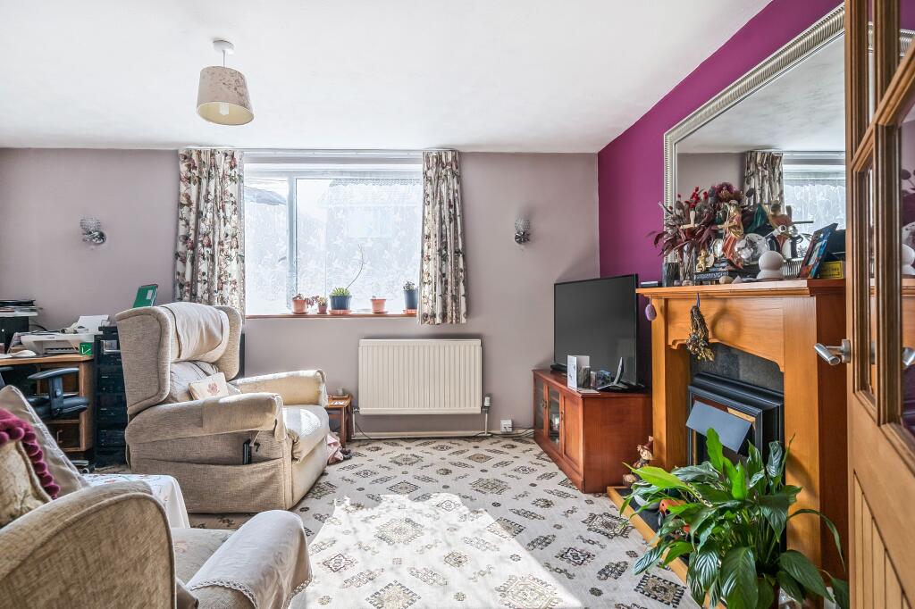 Pitman Court, Trowbridge, BA14 0EL photo 2