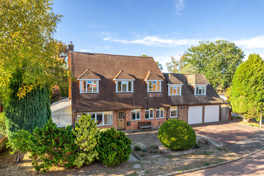 Main image of property: Foxwood, Fleet, GU51