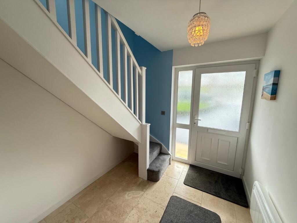 Dolphin Court, New Quay, SA45 photo 5
