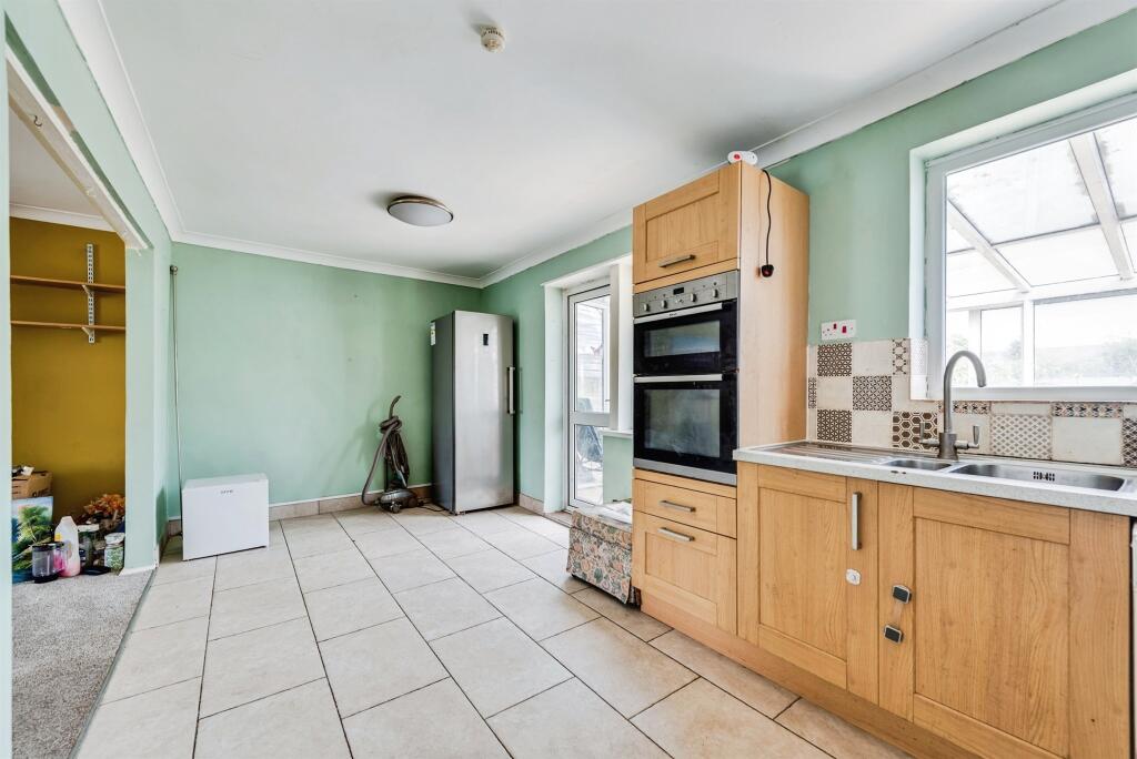 House in Swindon, Park South - View 4