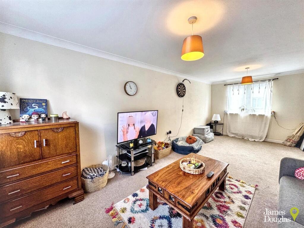 Apartment in Newport - View 5