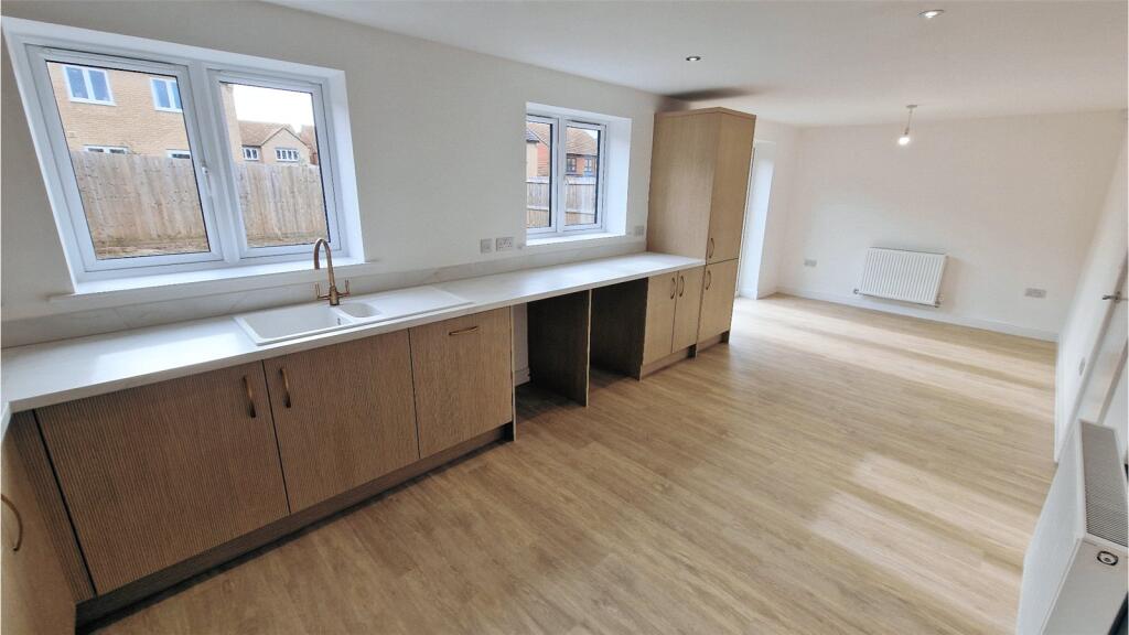The Green, Acorn Avenue, Giltbrook, Nottingham, NG16 photo 4