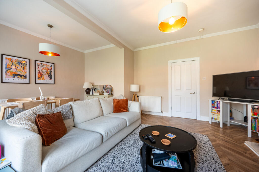 Kingswood Drive, King's Park, G44 - View 3