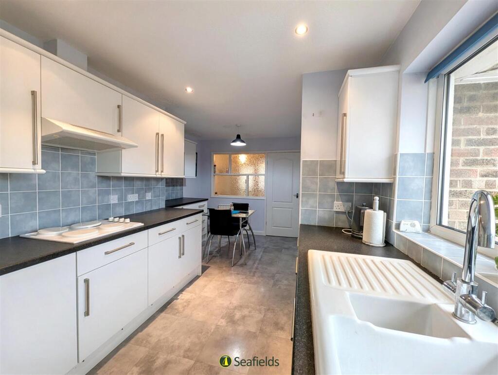 Binstead Lodge Road, Ryde photo 4