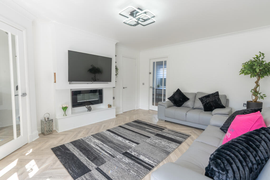 Flanigan Grove, Bellshill, ML4 photo 3