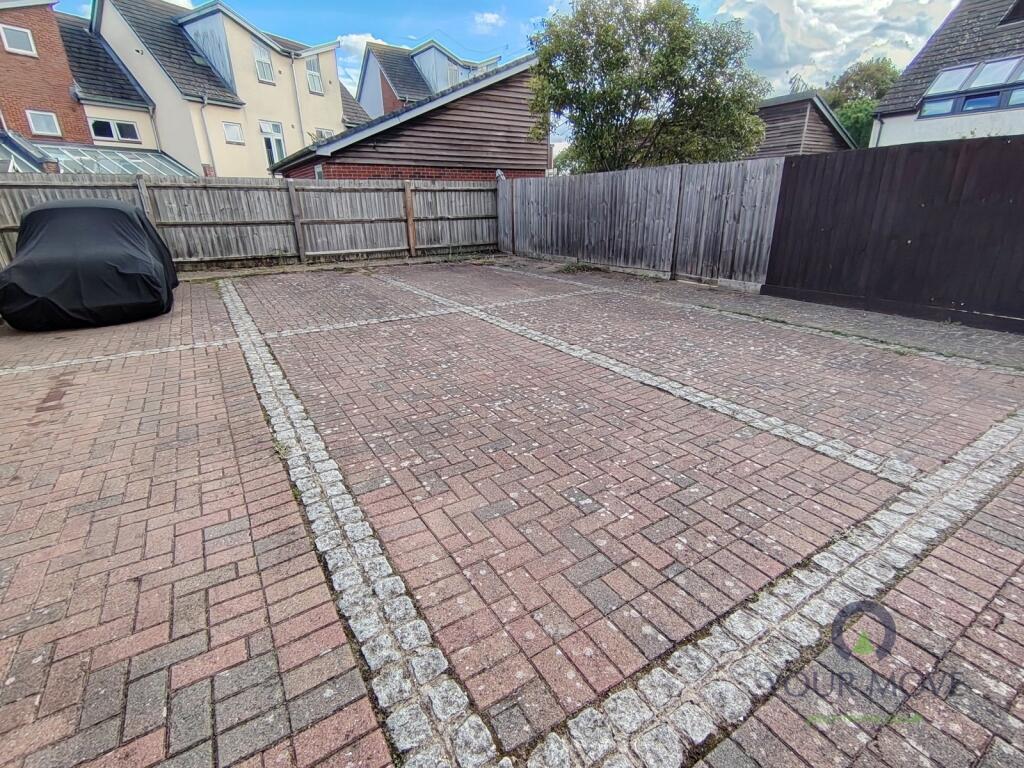 House in Gillingham, Medway - More