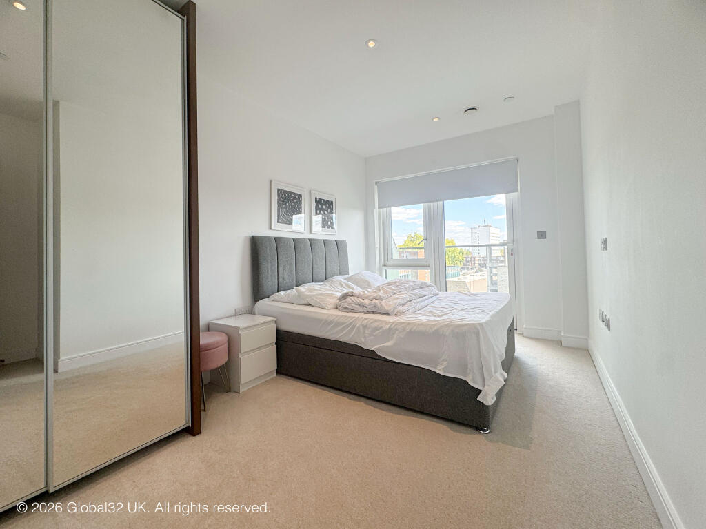 Apartment in London - View 5