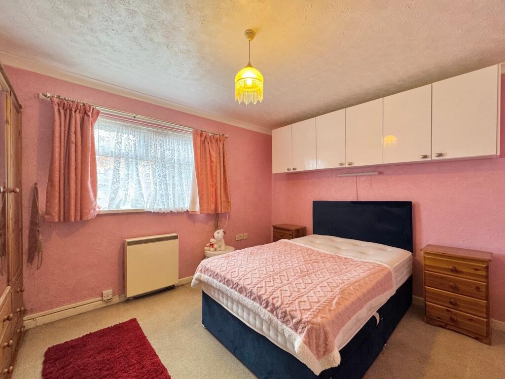 Apartment in Newport, Lodge Hill, Caerleon - More