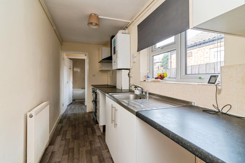 House in Nottingham, Nottinghamshire - More