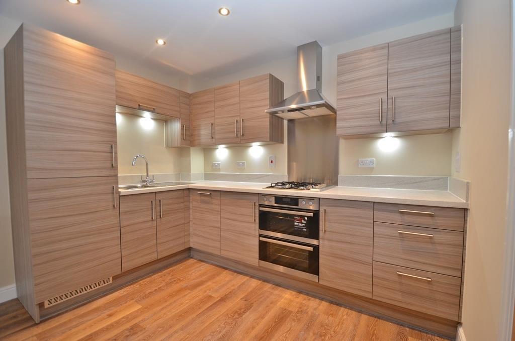 Apartment in Southall - View 5