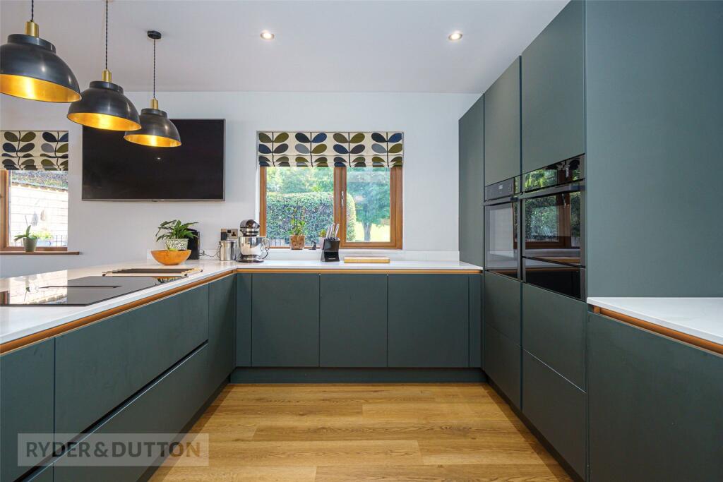 House in Holmfirth, Booth House, Holme Valley - View 4