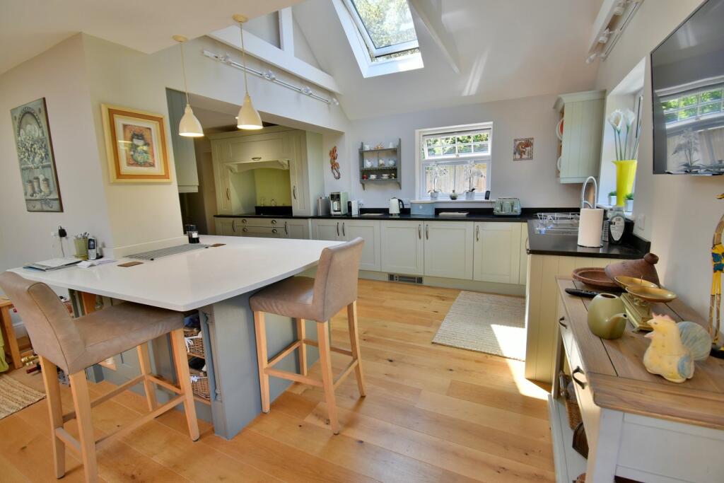 House in Bournemouth, West Moors - View 5