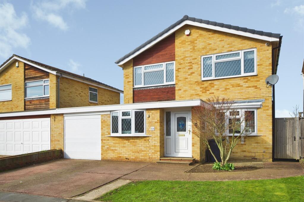 Main image of property: The Oval, Broxbourne