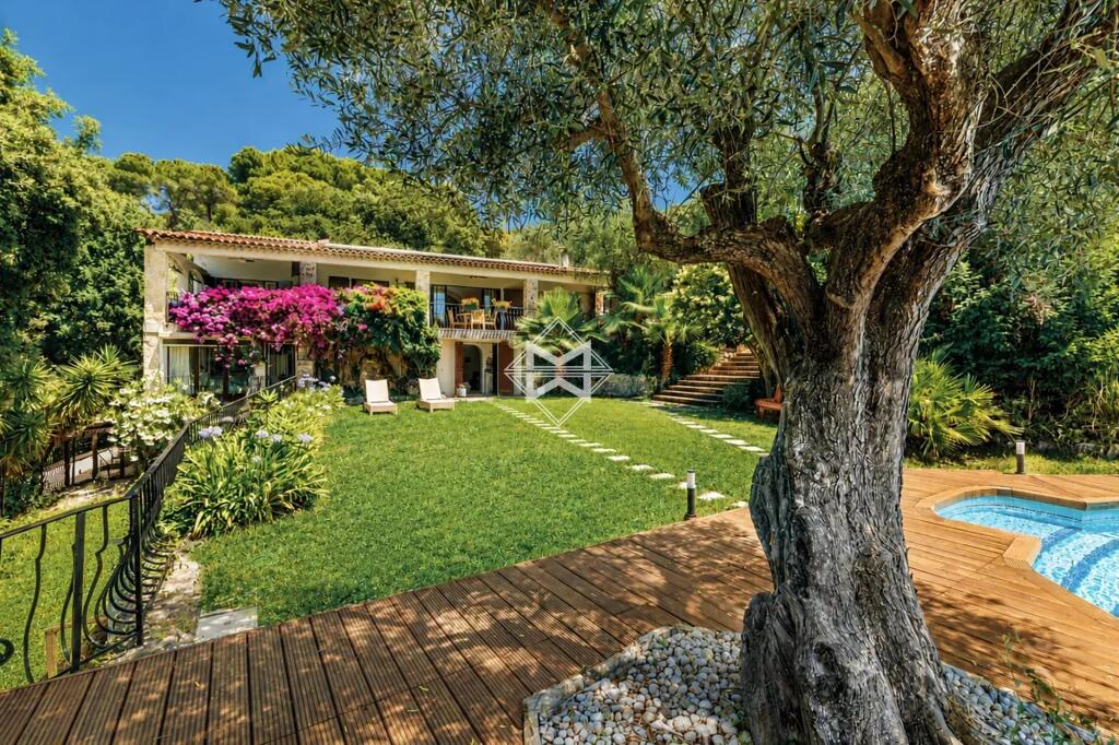 Main image of property: Provence-Alps-Cote d`Azur, Alpes-Maritimes, Cannes