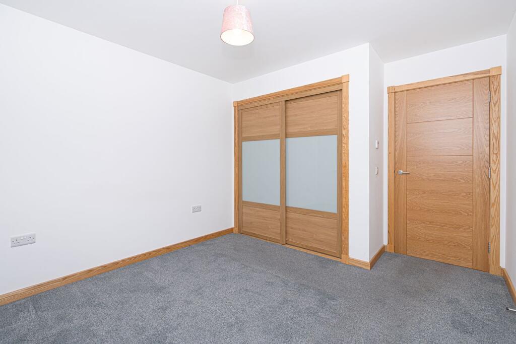 House in Kirkcaldy - More