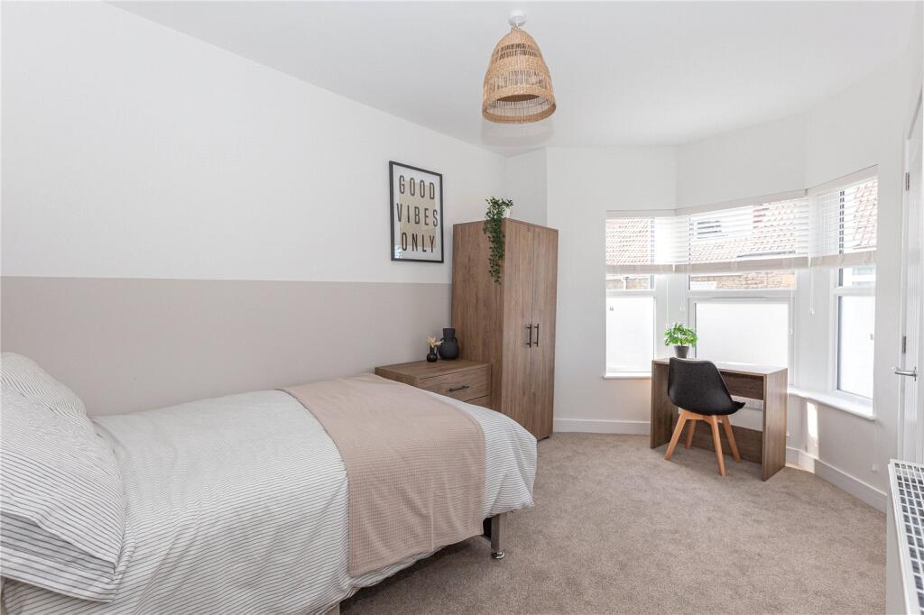 6 bedroom terraced house for rent