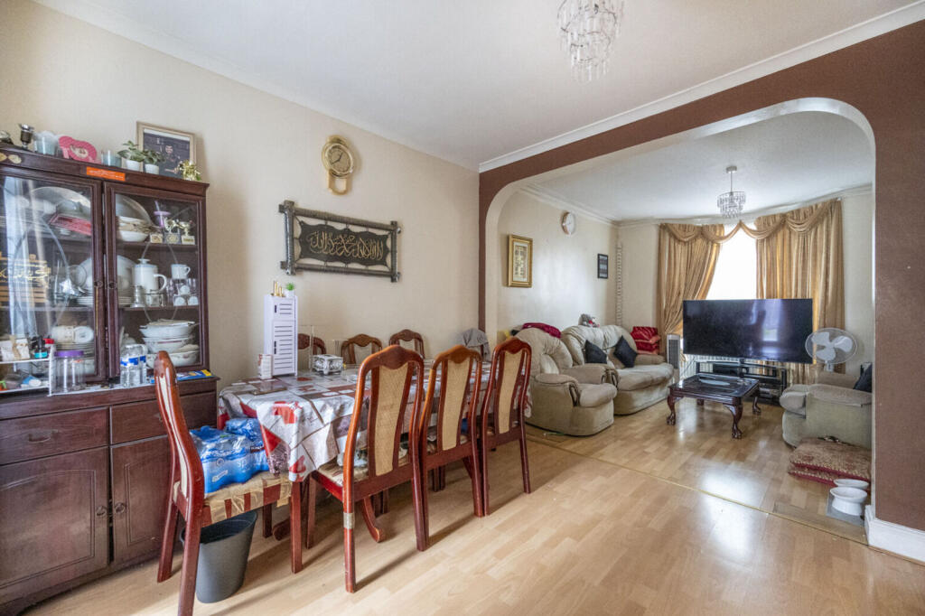 House in London - View 2
