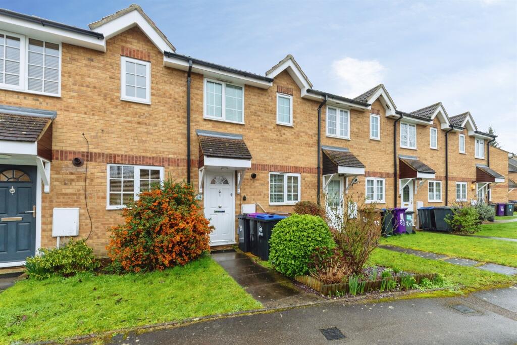 2-bed terraced on Chagny Close, Letchworth Garden City, £300,000