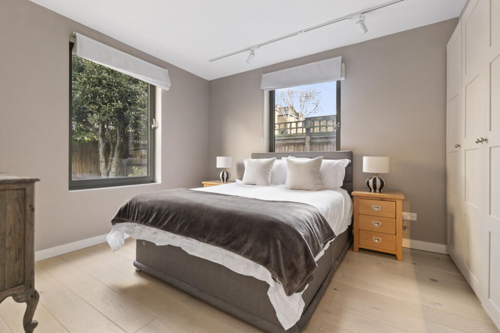 Apartment in London - View 3