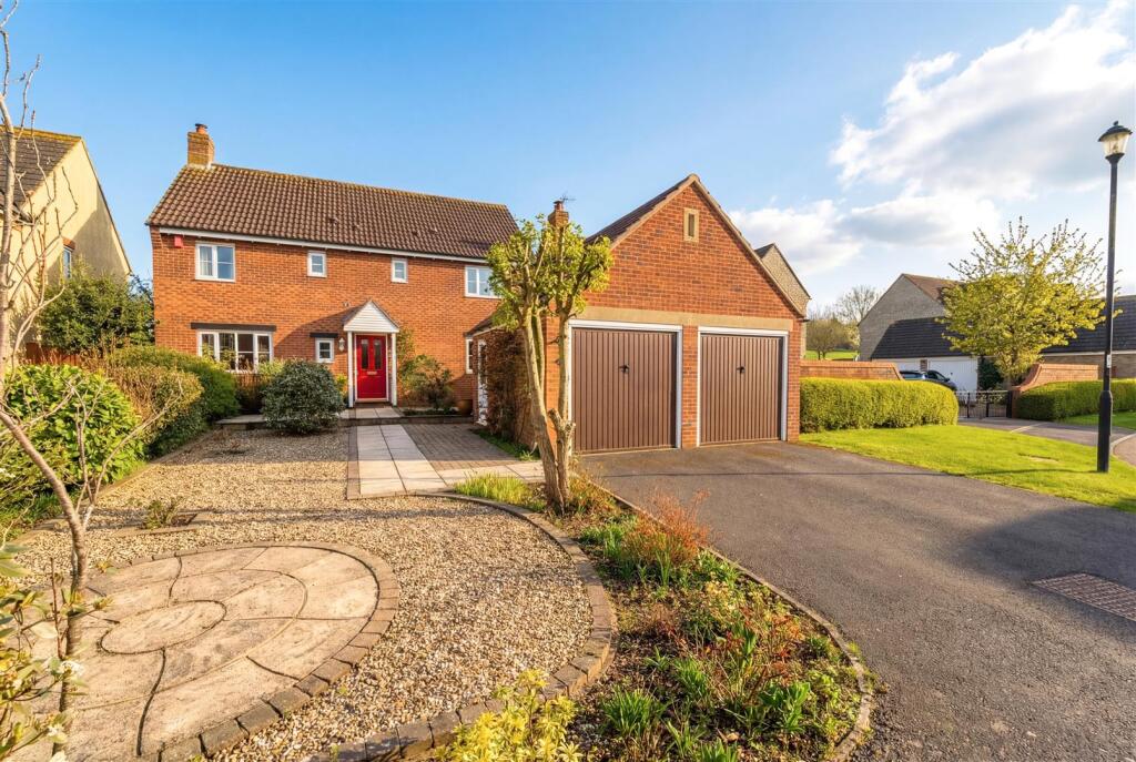 Main image of property: Shadow Walk, Elborough Village - STUNNING OUTLOOK