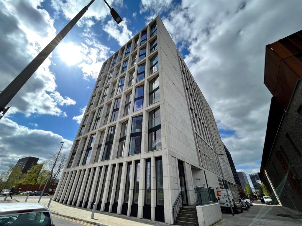 Apartment in Manchester, Hulme - View 5