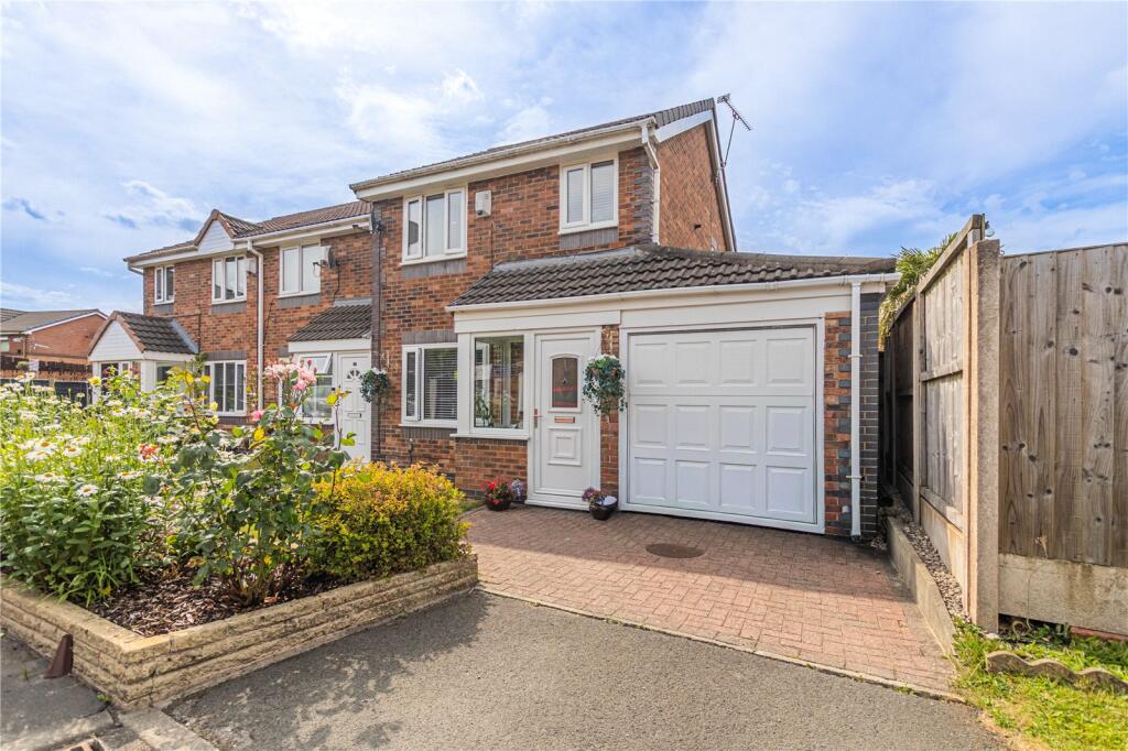 3-bed house on Brierwood Close, Royton, Oldham, Greater Manchester, OL2, £280,000