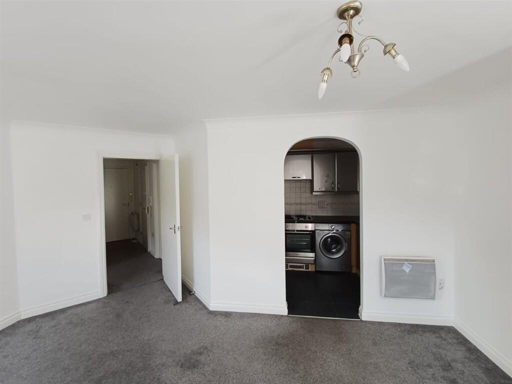 Apartment in Twickenham - View 4