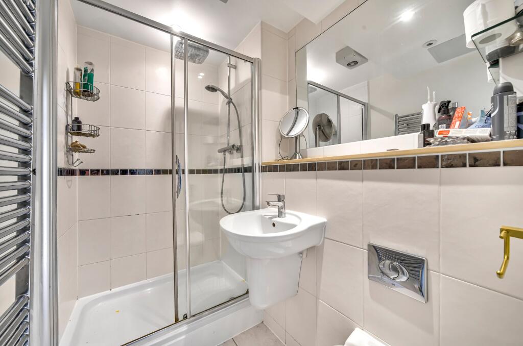 Apartment in London - More