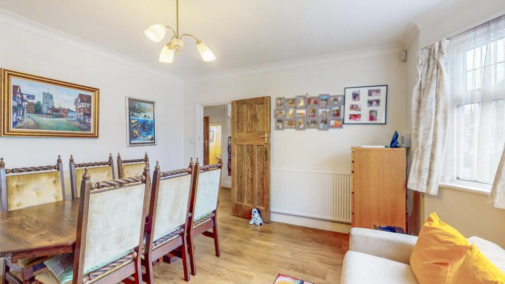 Cuckoo Hill Road, Pinner photo 4
