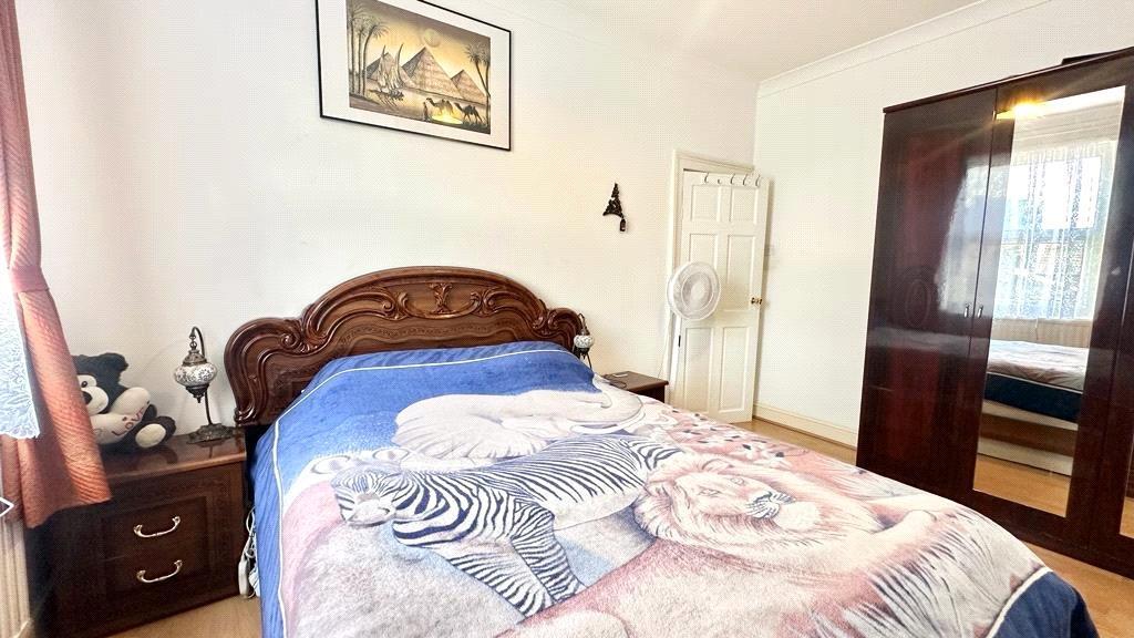 Apartment in London, Plaistow - More