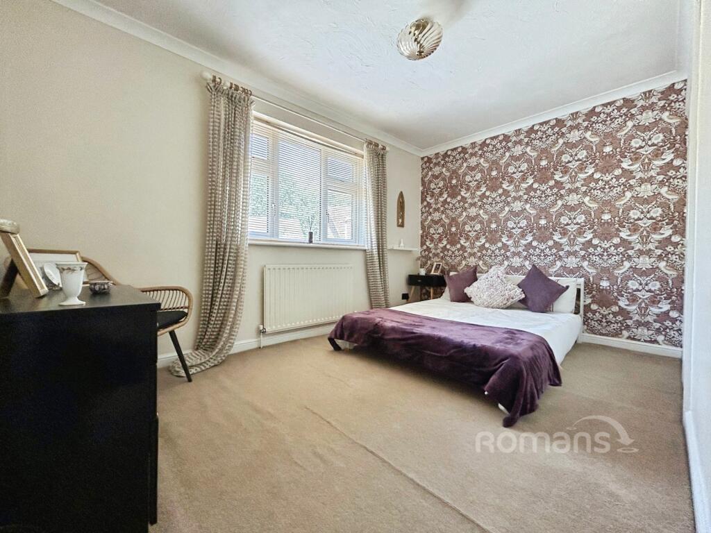 House in Hart, Hartley Wintney - More