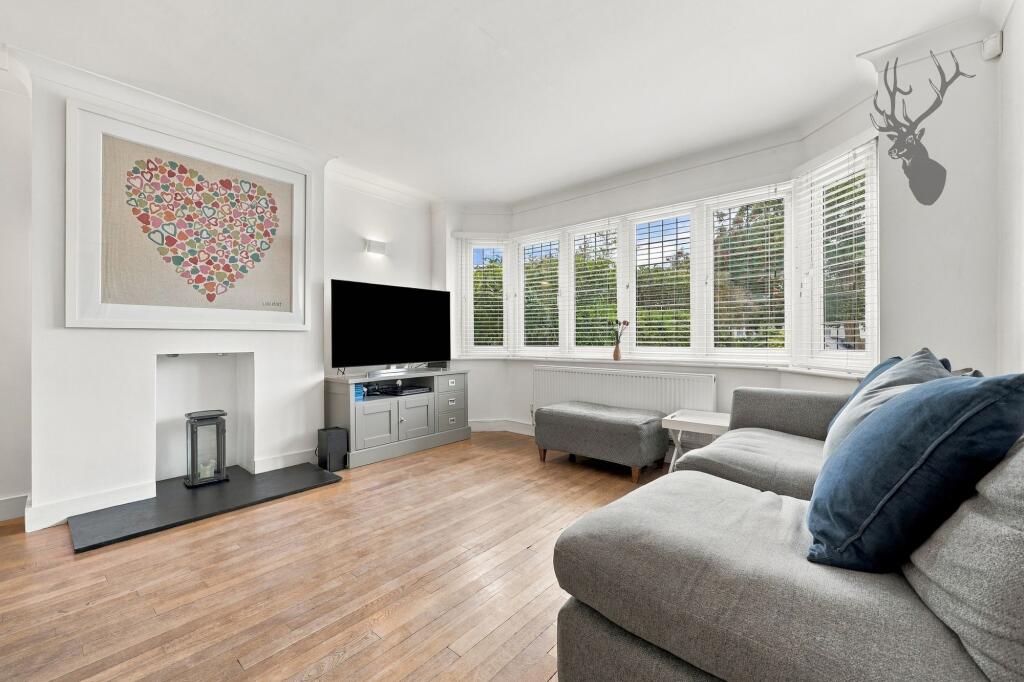 House in Epping Forest, Theydon Bois - View 3