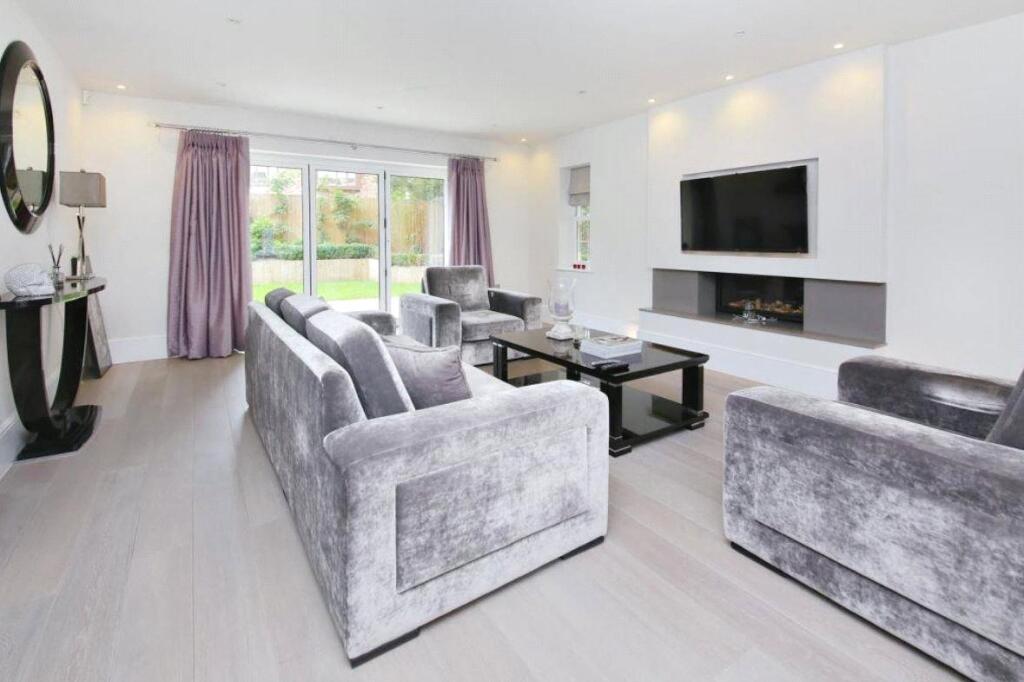 House in Watford - View 4