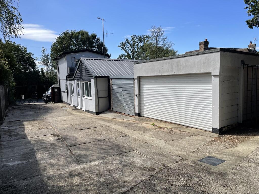 Apartment in Tandridge, Holland, Oxted - More