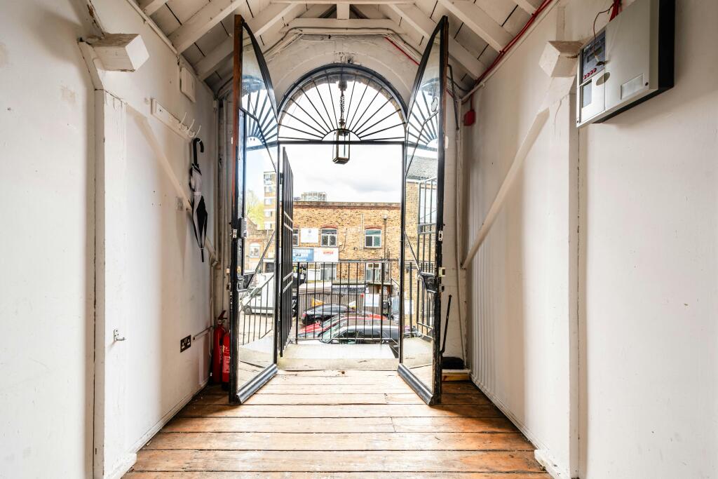 Mile End Rd 88 Unit 5  Low Res 1.jpg