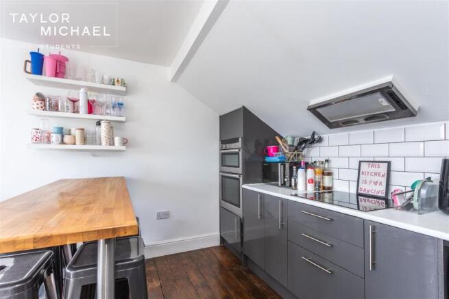 Upper Mais Kitchen