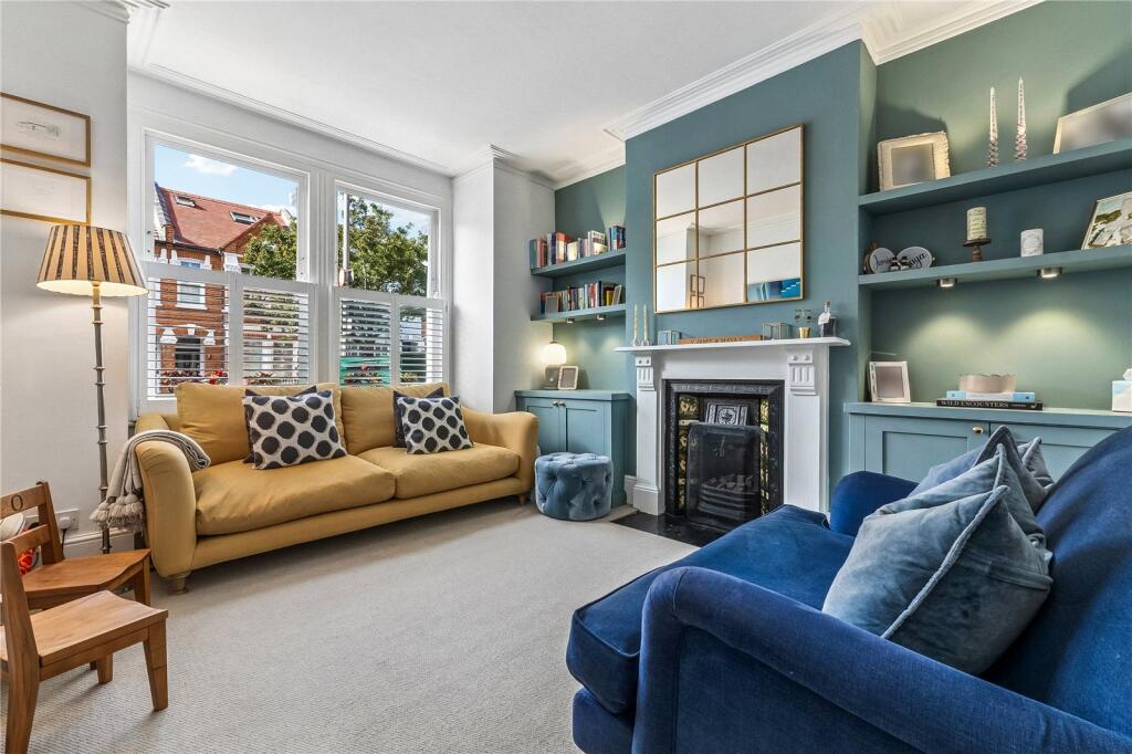 House in London, Summerstown - View 2
