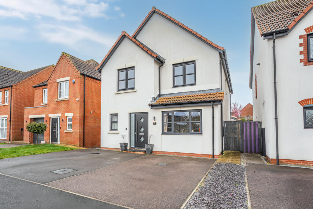 4-bed detached on Harvester Way, Chesterfield, S43, £330,000