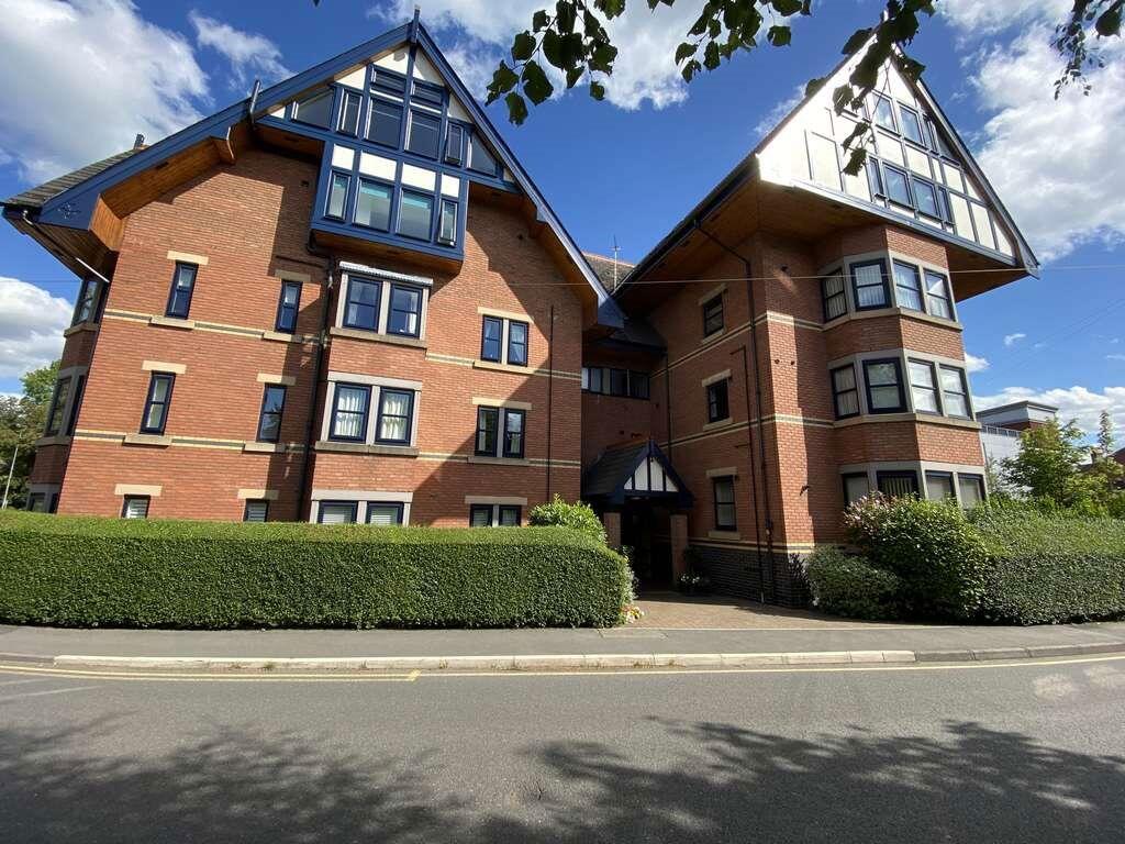 Main image of property: 11 Hawthorn Grn, Ws, SK9 5EQ