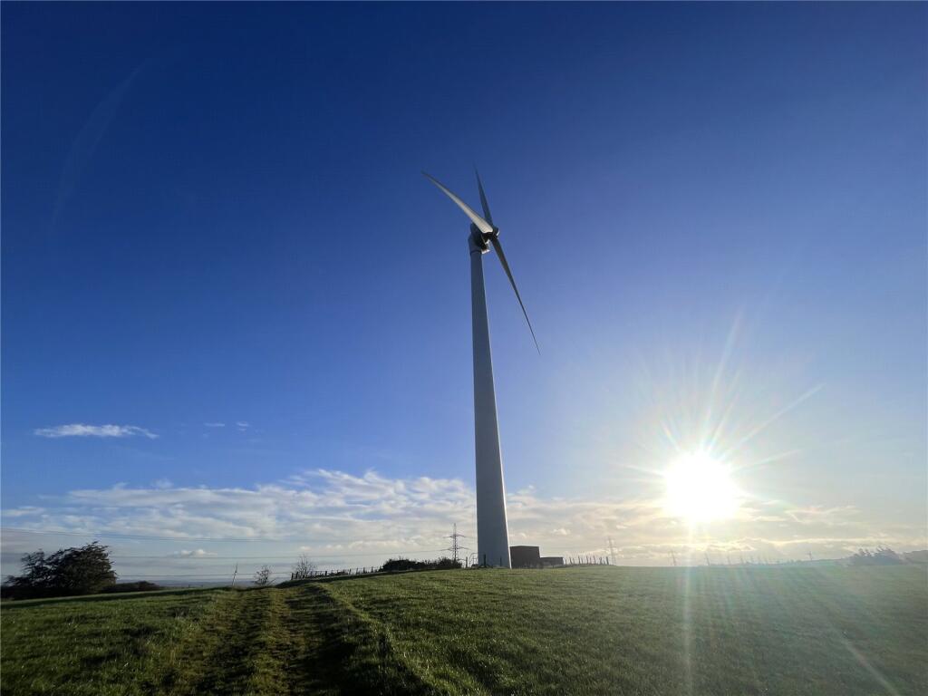Boghead Wind Turbine, Boghead, Strathaven Road, Limekilnburn, Hamilton, ML3 - View 4