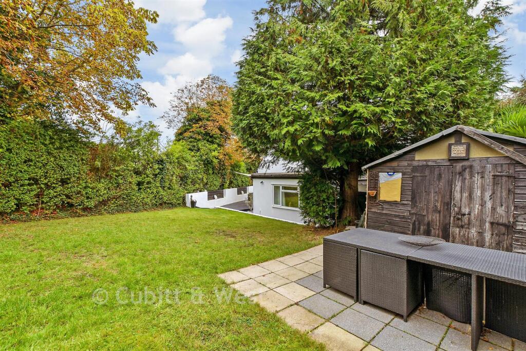 House in Croydon - View 3