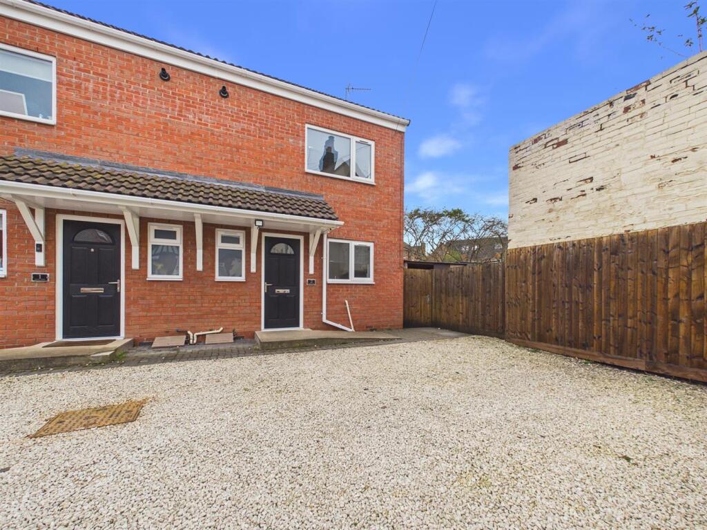 Main image of property: Coleshill Road, Nuneaton