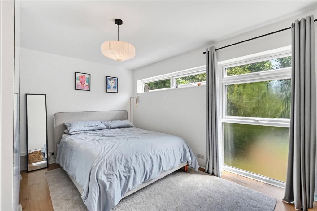 Apartment in London, London Borough of Bromley - View 3