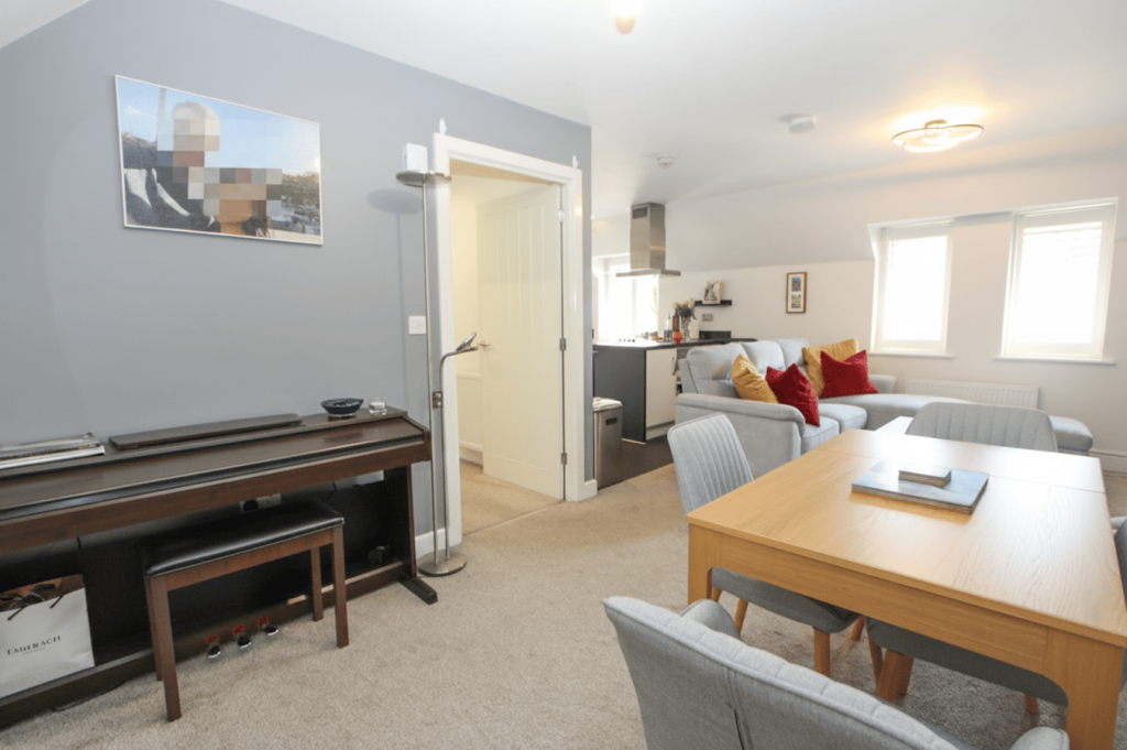 Sodbury Vale, Chipping Sodbury, BS37 - View 3