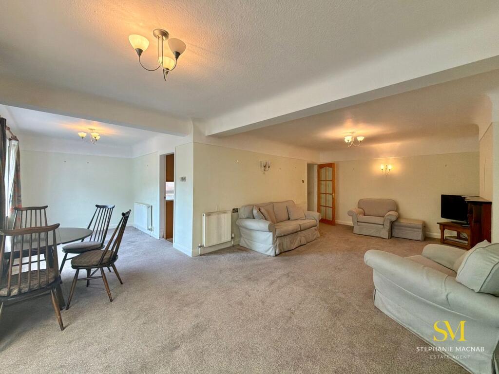 House in Sefton, Formby - More