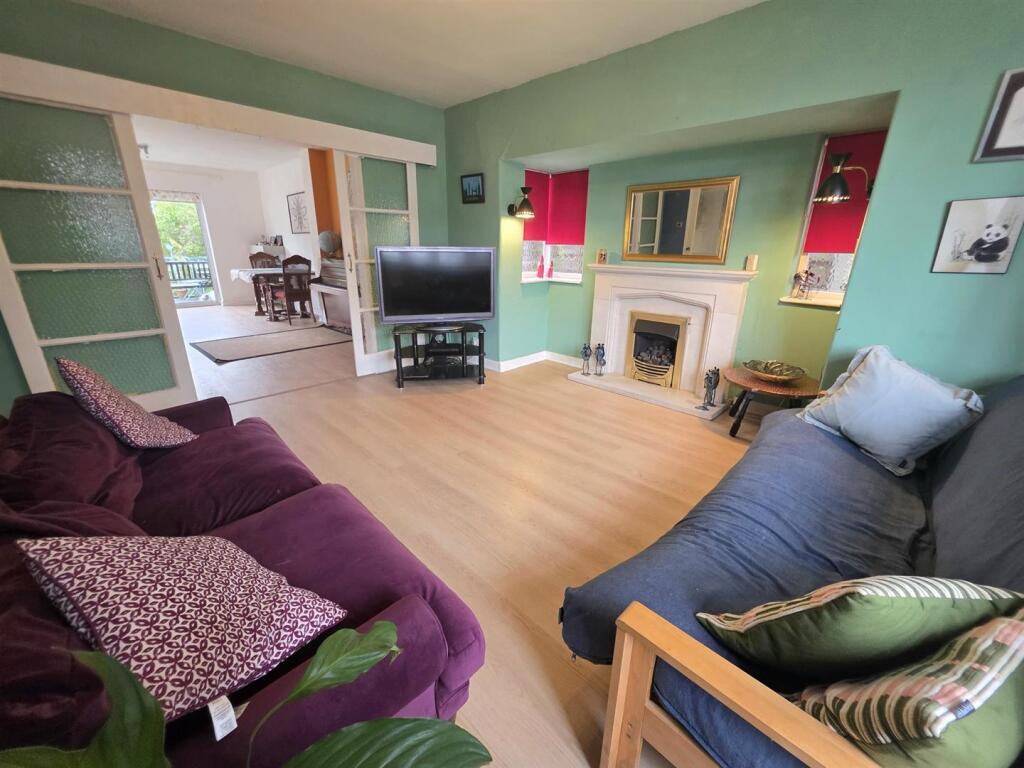 House in Stockport, Heald Green - View 3