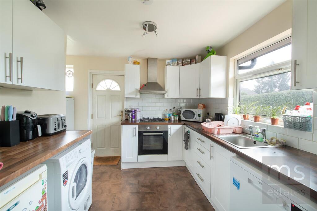 Main image of property: BILLS INCLUDED £120pppw Dorket Drive, Wollaton, Nottingham