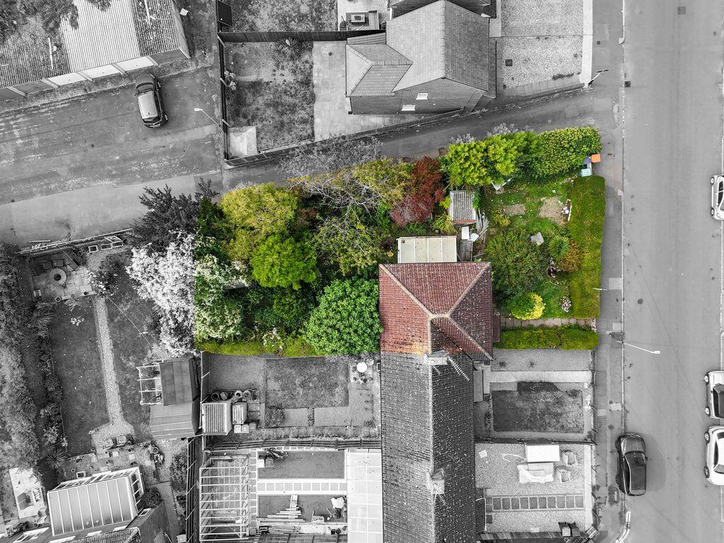 House in Luton - View 2