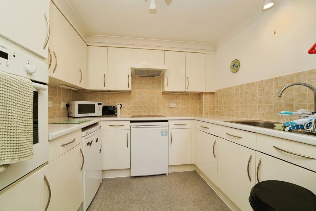 Apartment in Worcester - View 4